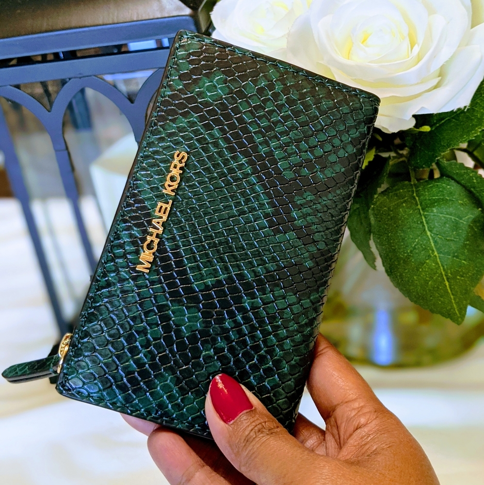 Michael kors wallet